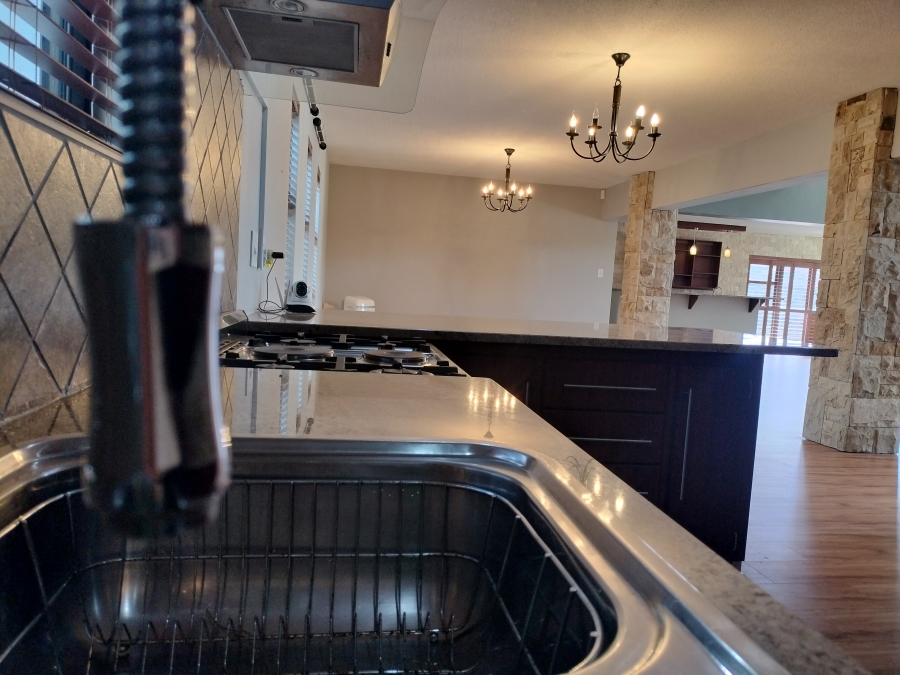 6 Bedroom Property for Sale in Bergsig Western Cape